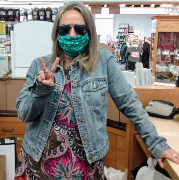 Meet your Posher, Kim - Picture 6 of 9